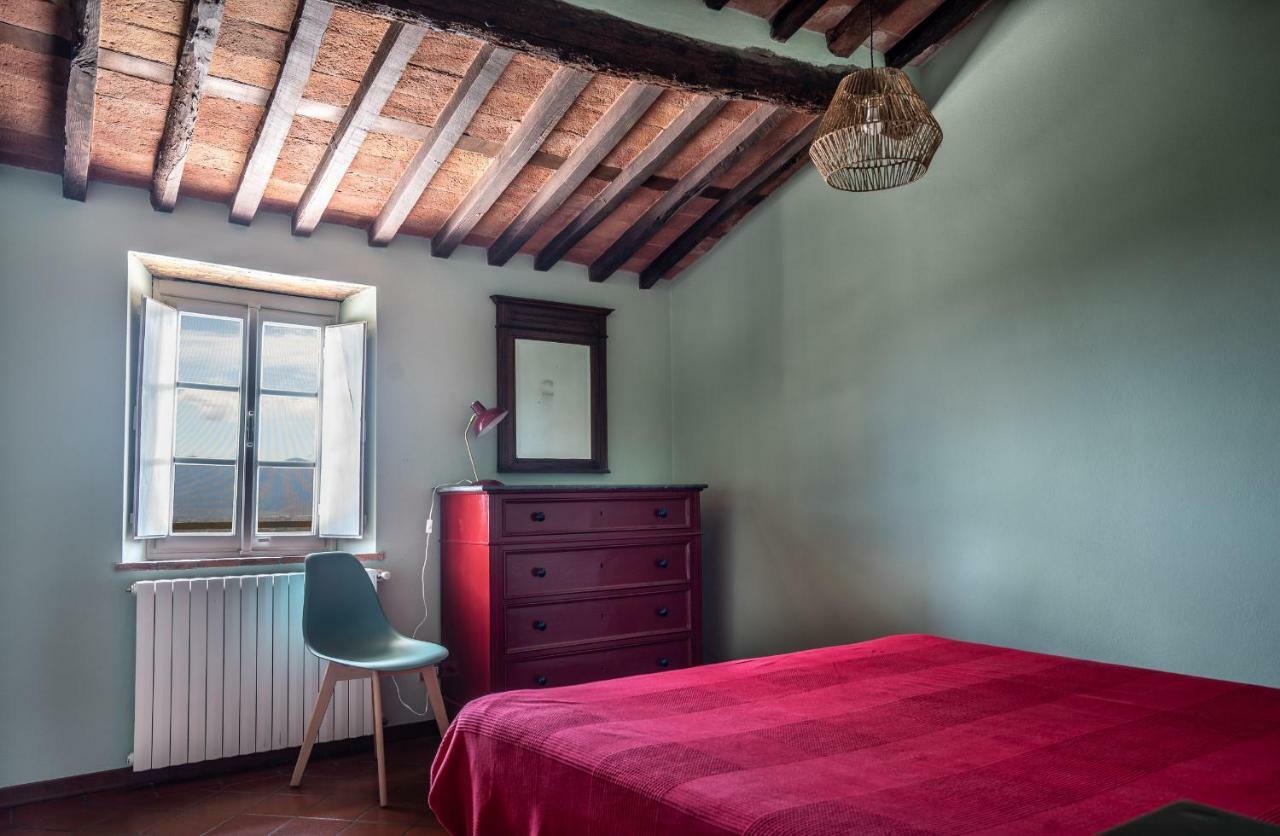 Accogliente Alloggio Con Vista E Piscina ルッカ エクステリア 写真