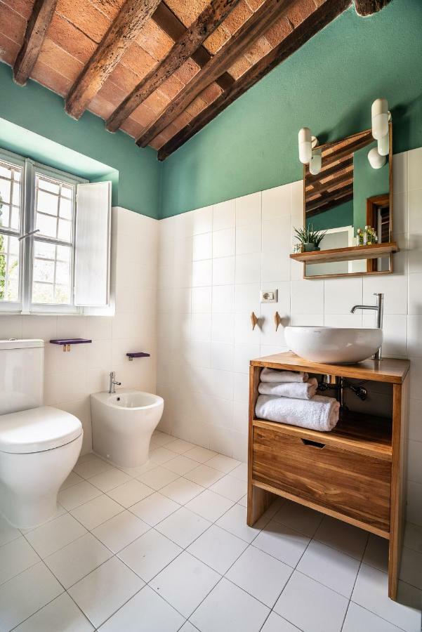 Accogliente Alloggio Con Vista E Piscina ルッカ エクステリア 写真